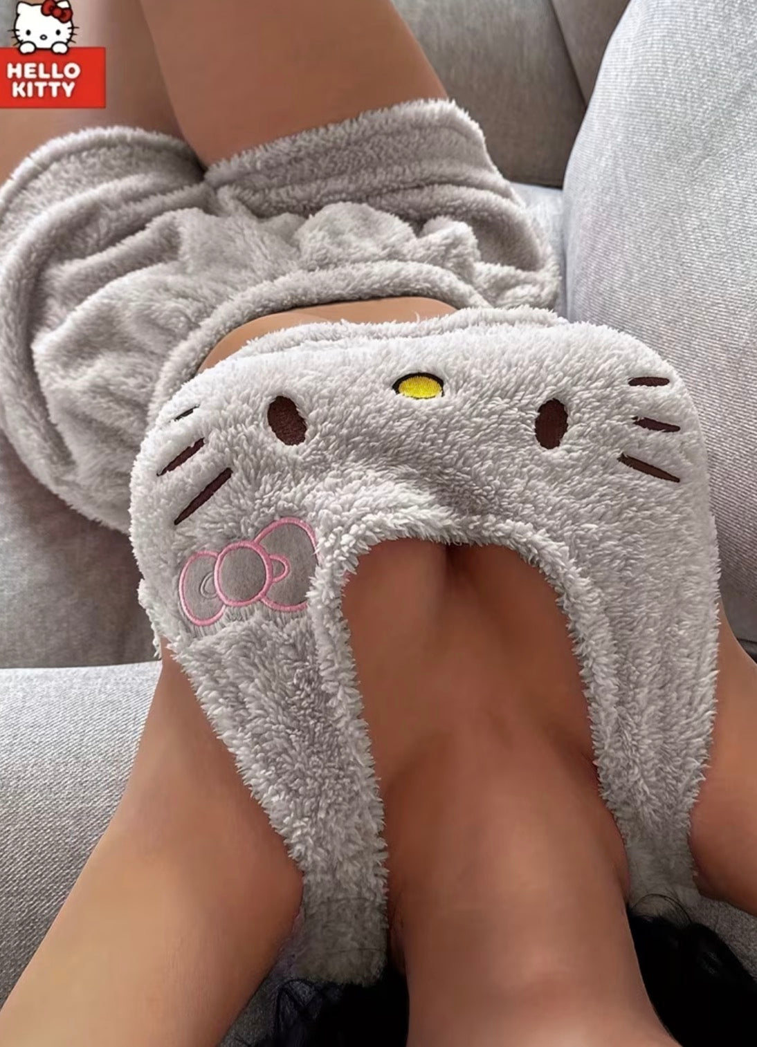 Women's 2pcs Hello Kitty Plush Top And Elastic Shorts Set