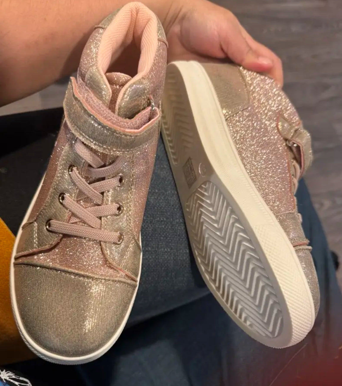 “Hearts & Glitter” Girls High-Top Non-Slip Lightweight Sneakers