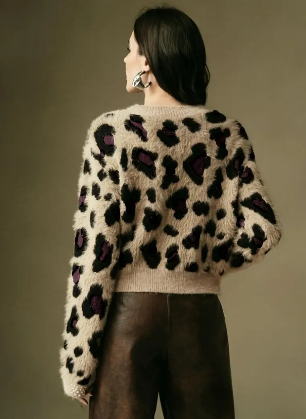 Glamorous Leopard Rhinestones & Beaded Pearls Accent Sweater