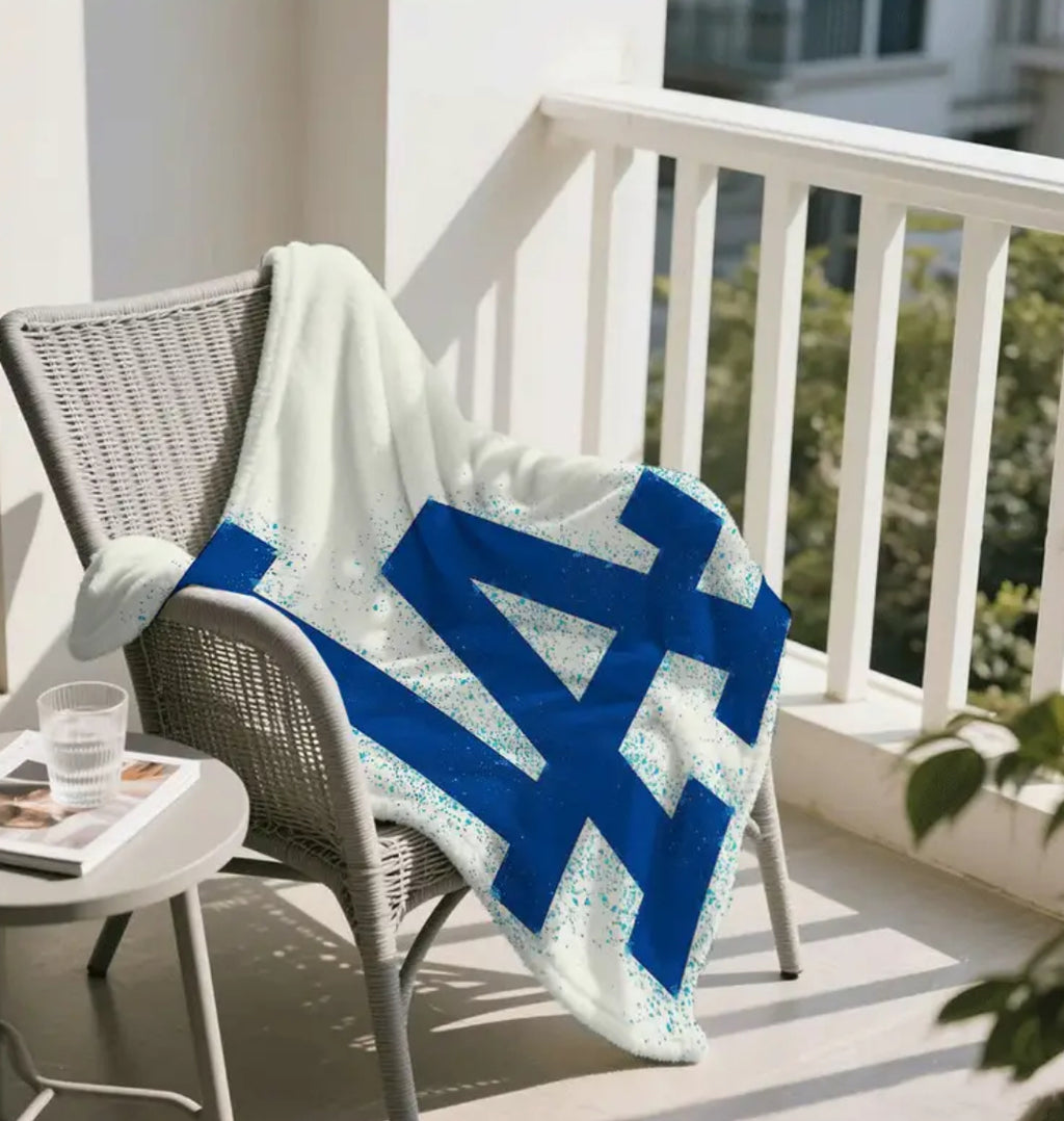 L.A Ultra Soft Fleece Blanket  Machine Washable  