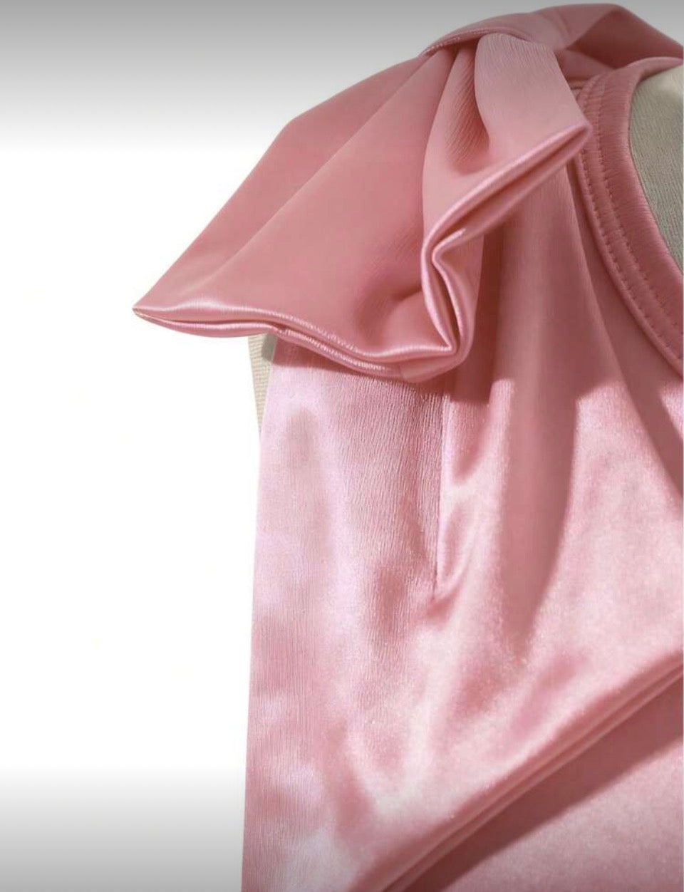 Tween “Glossy” Elegant Satin One-Shoulder Bow Decor High-Waist Long Slit Design