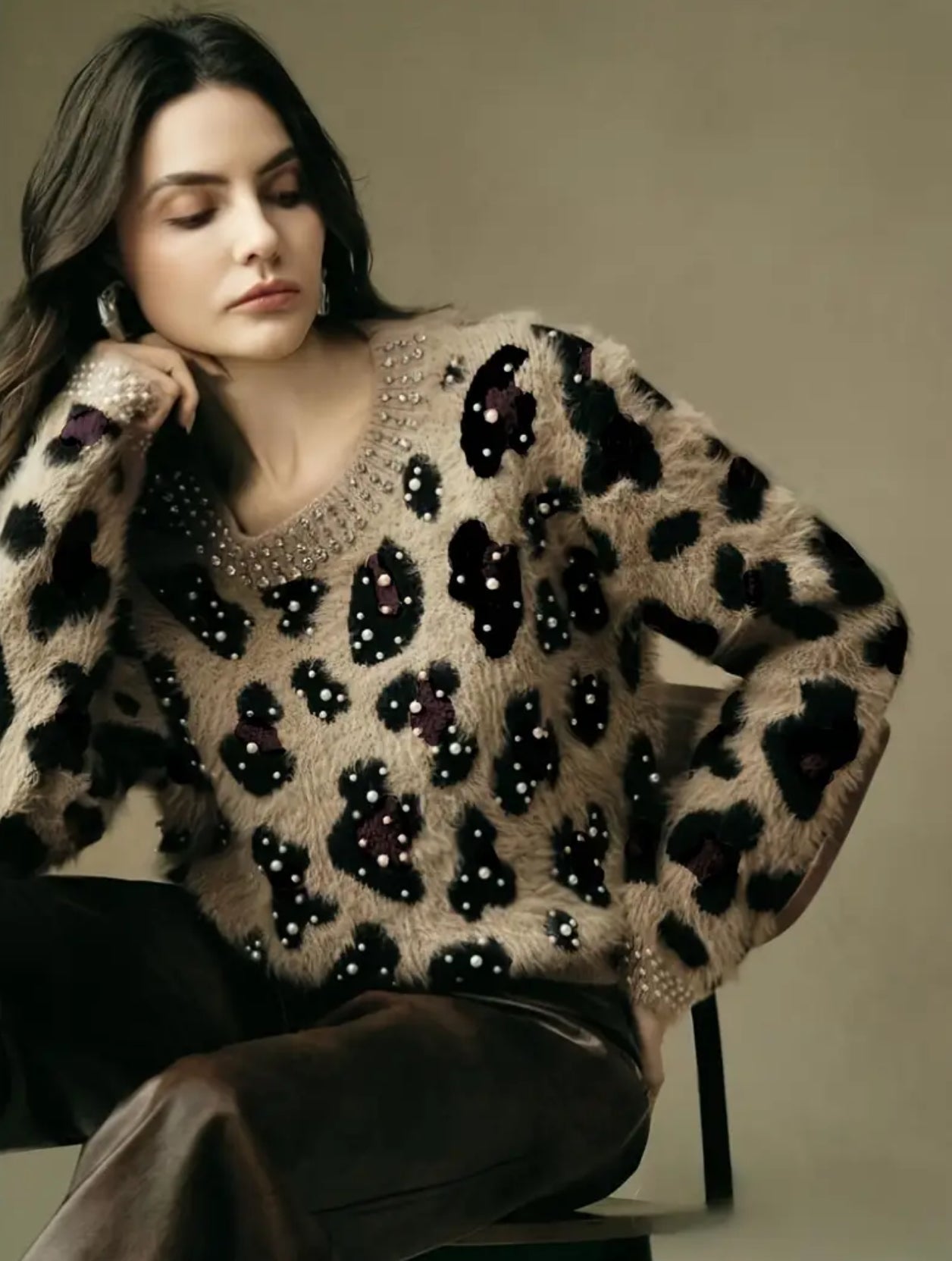 Glamorous Leopard Rhinestones & Beaded Pearls Accent Sweater