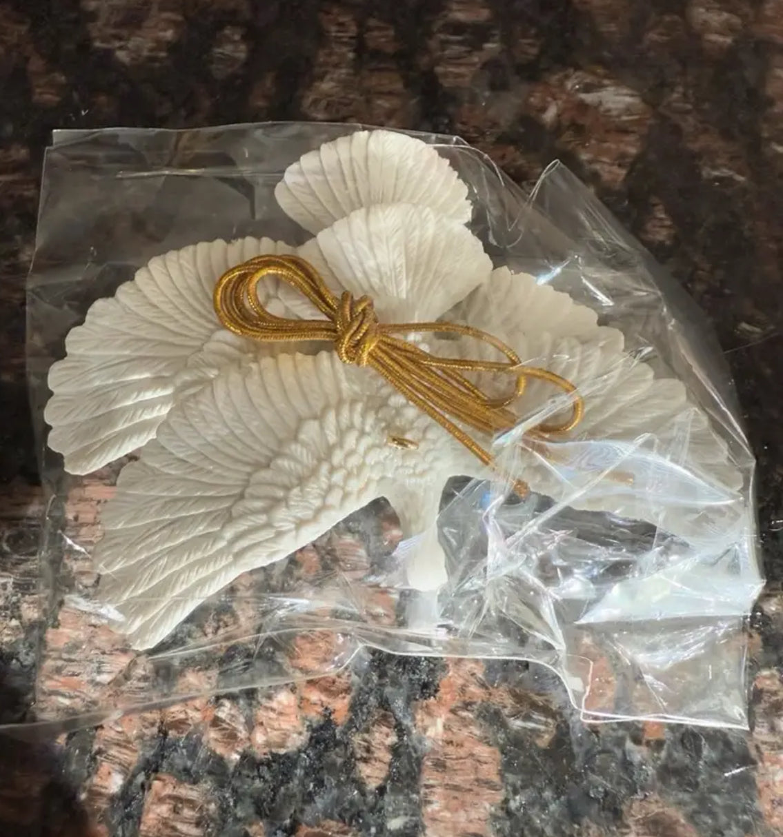 “Home Alone Doves” Resin/2pcs Charming Dove Ornaments/Peace Doves/ Decoration for All Occasions