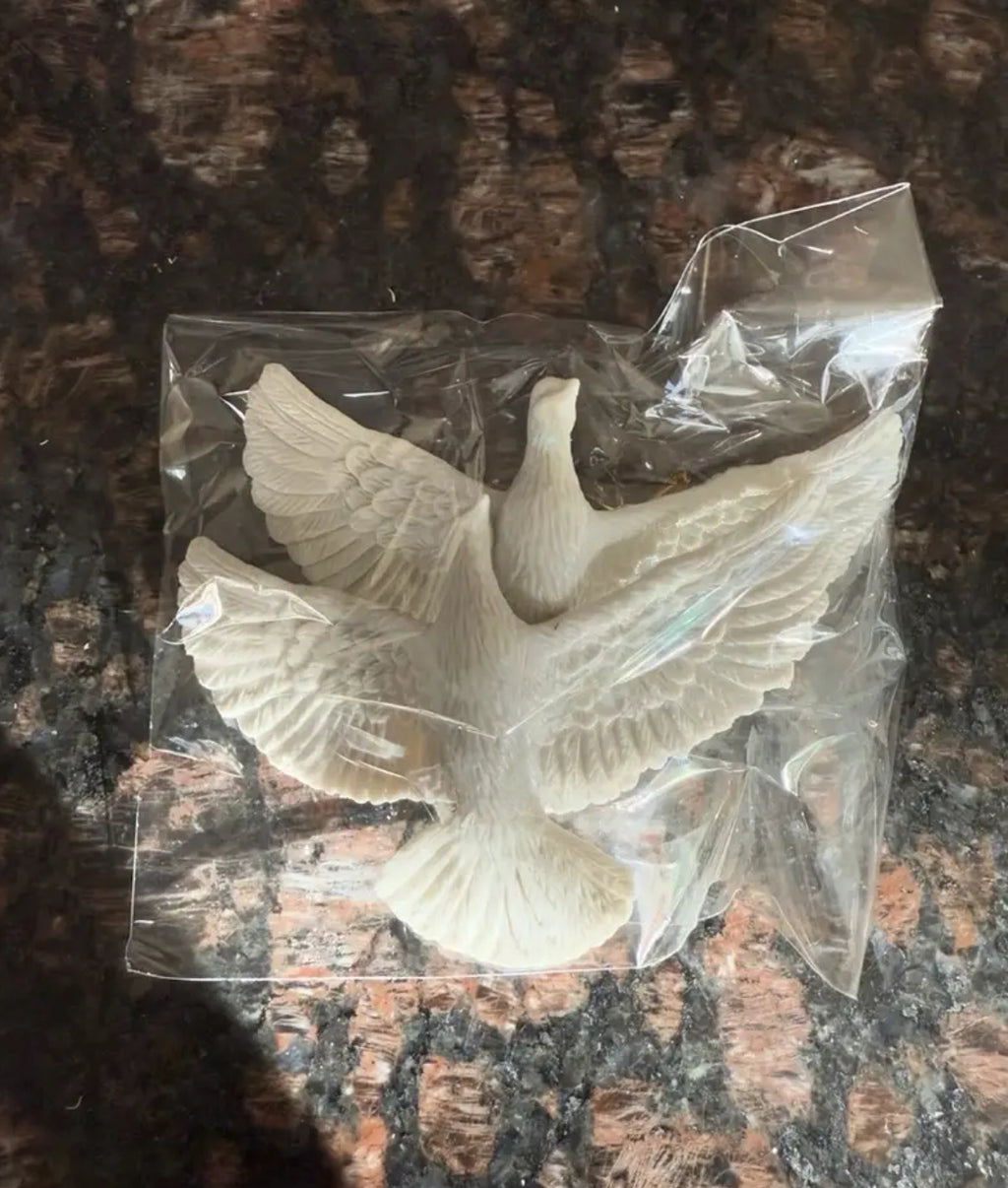 “Home Alone Doves” Resin/2pcs Charming Dove Ornaments/Peace Doves/ Decoration for All Occasions