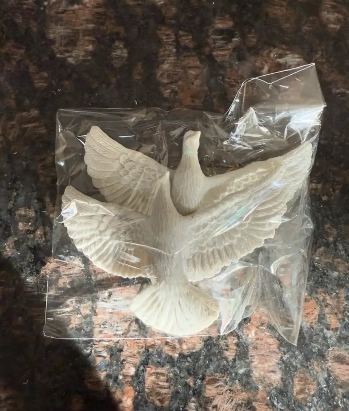 “Home Alone Doves” Resin/2pcs Charming Dove Ornaments/Peace Doves/ Decoration for All Occasions