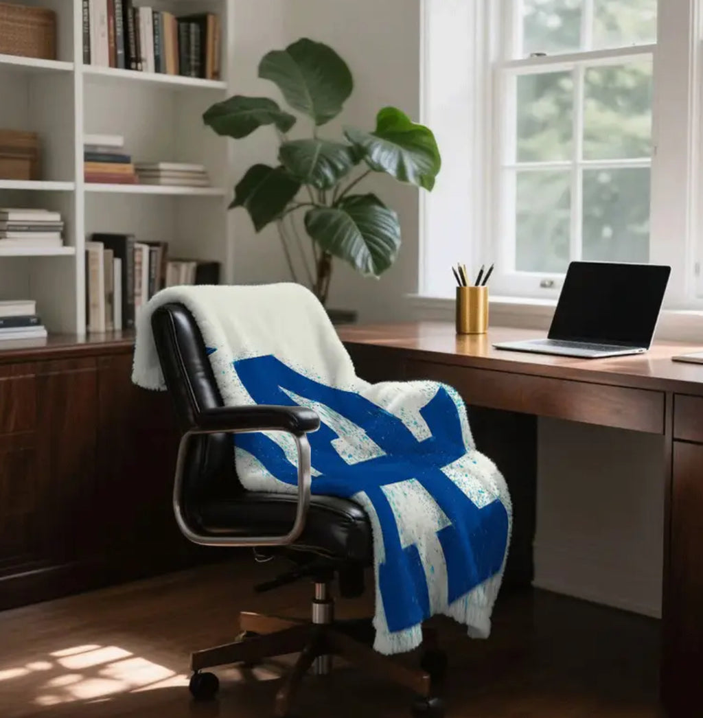 L.A Ultra Soft Fleece Blanket  Machine Washable  