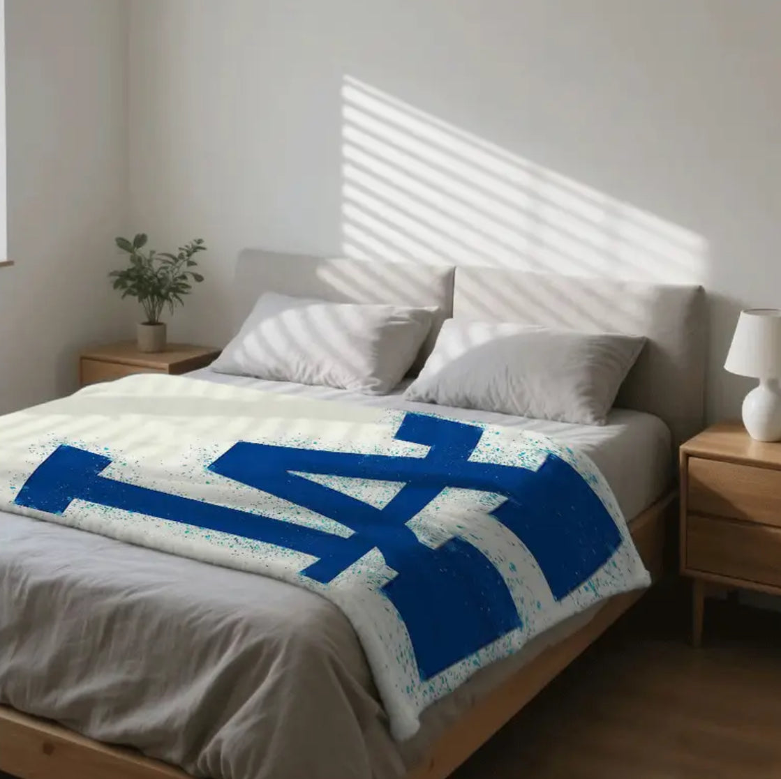 L.A Ultra Soft Fleece Blanket  Machine Washable  