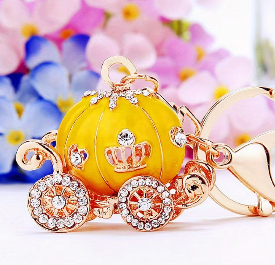 “Cinderella” Enchanting Diamond Inlaid Pumpkin Carriage Pendant with Number Plate Keychain