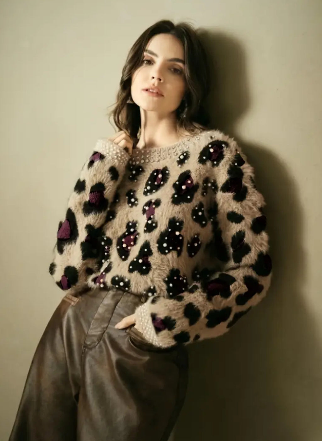 Glamorous Leopard Rhinestones & Beaded Pearls Accent Sweater