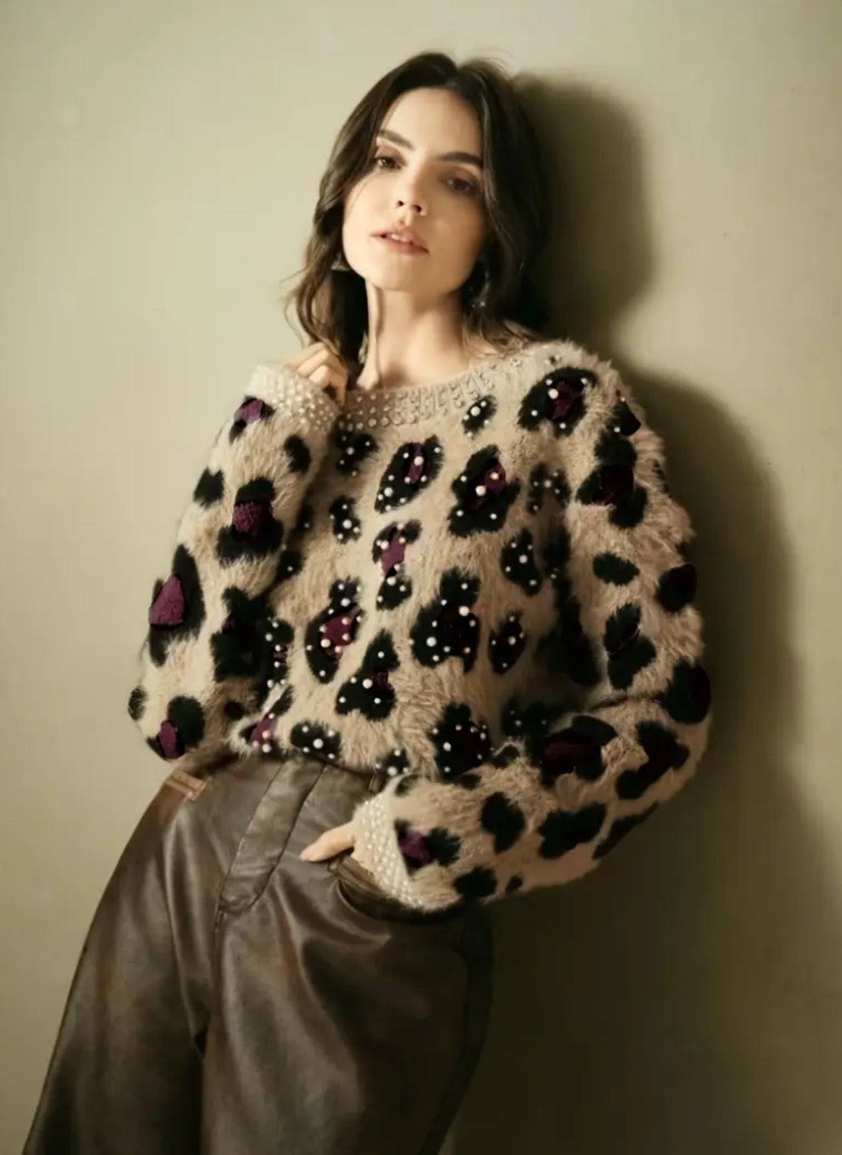 Glamorous Leopard Rhinestones & Beaded Pearls Accent Sweater