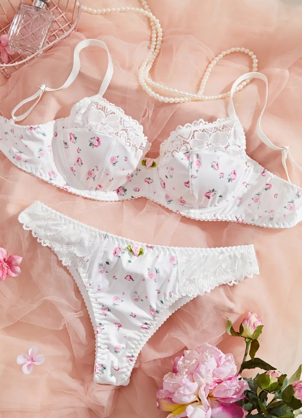 French Style Floral Lingerie Set with Steel Underwire Contrast Lace Trim