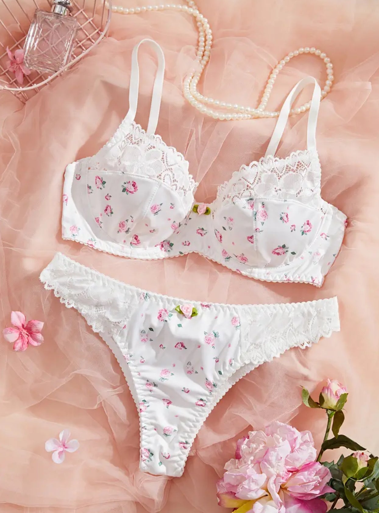 French Style Floral Lingerie Set with Steel Underwire Contrast Lace Trim